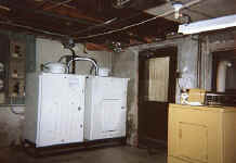 1a02.jpg (26627 bytes)